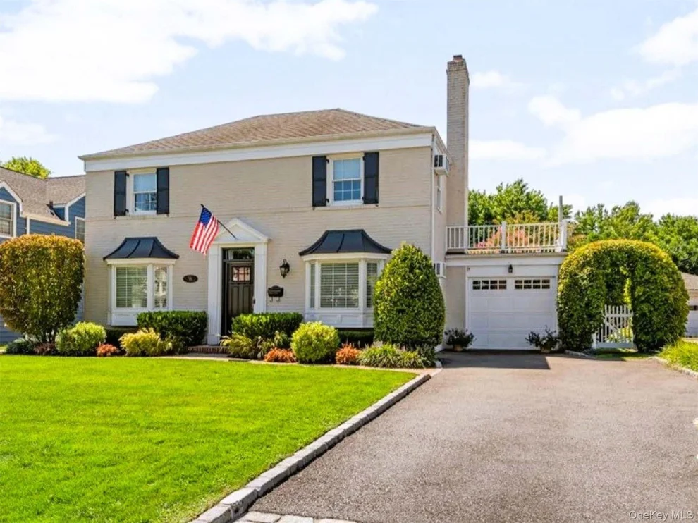 Unit for sale at 96 Huntington Road, Hempstead, NY 11530