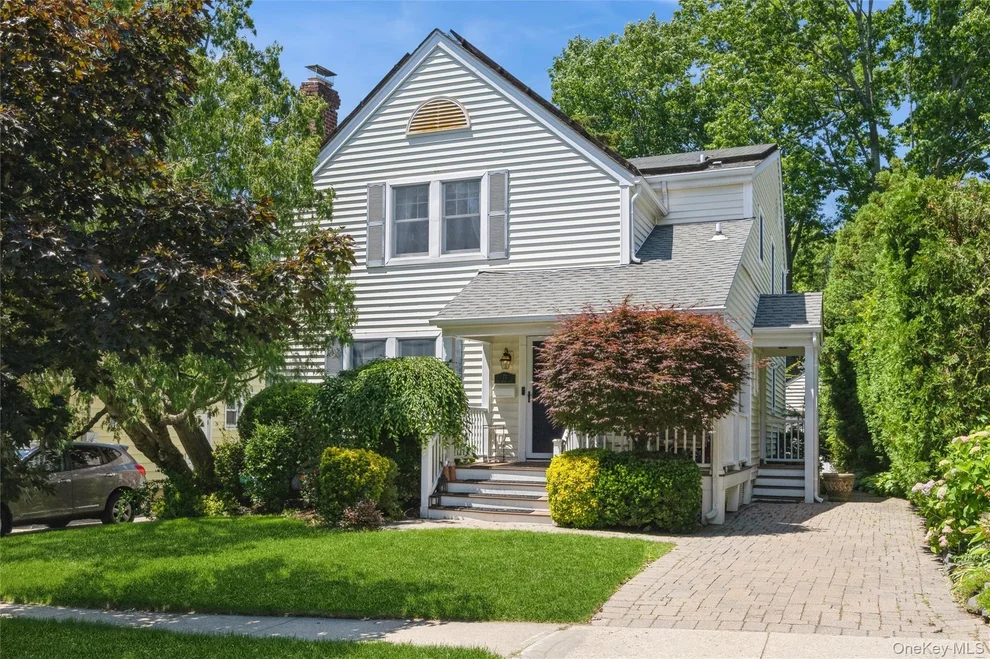 Unit for sale at 71 Bar Beach Road, North Hempstead, NY 11050