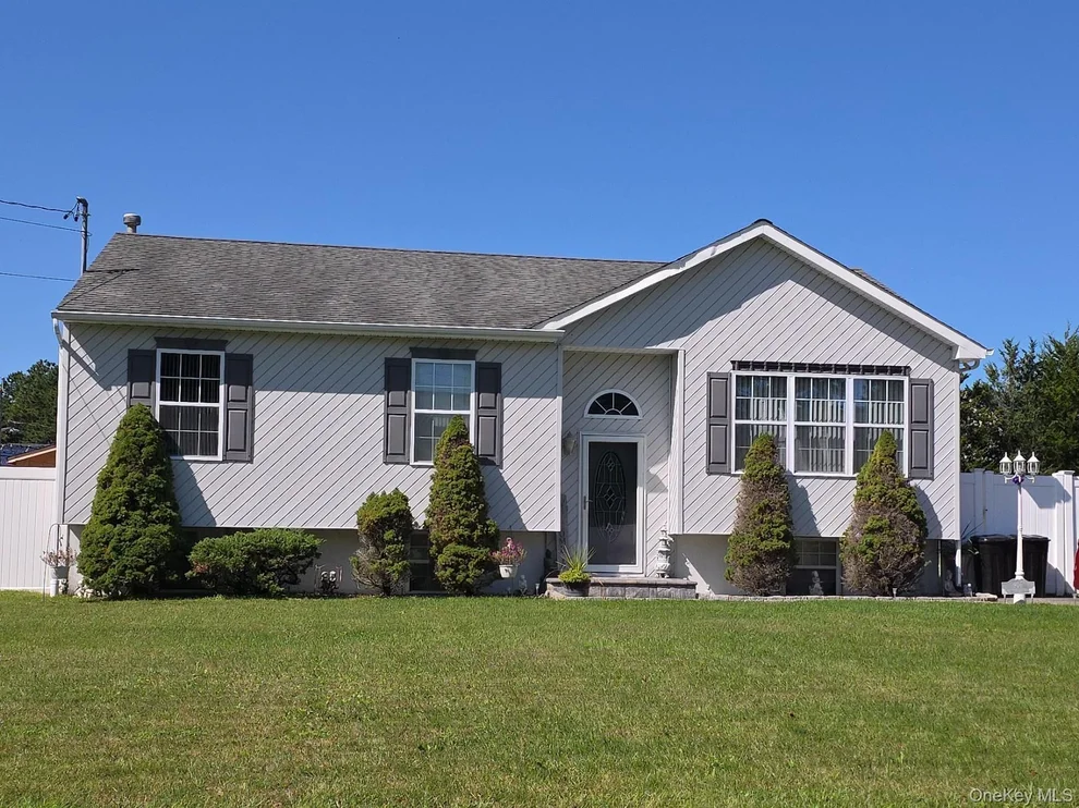 Unit for sale at 906 Bayview Avenue, Brookhaven, NY 11713