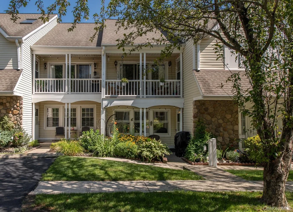 Unit for sale at 6 Burnham Court, Fishkill, NY 12524
