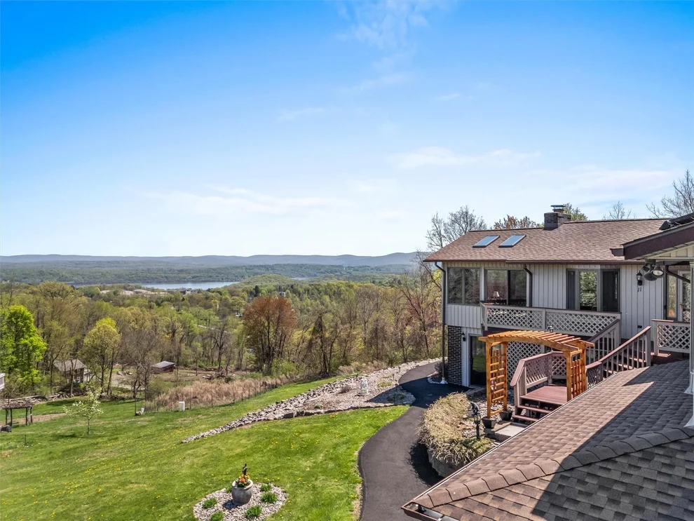 Unit for sale at 11 Wyms Heights Drive, Marlboro, NY 12542