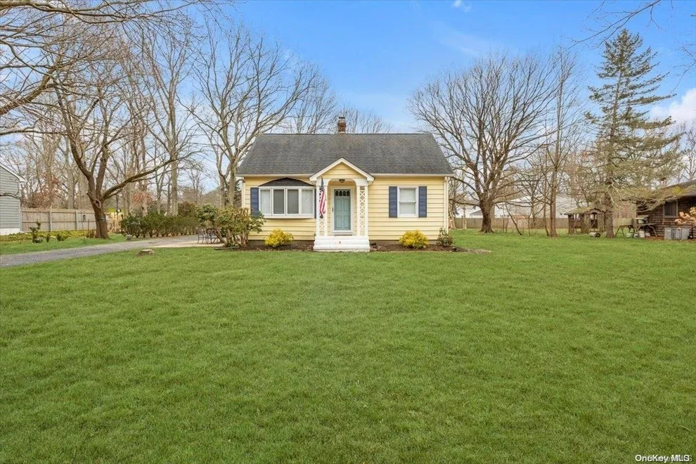 Unit for sale at 31 Old Stone Road, Riverhead, NY 11933