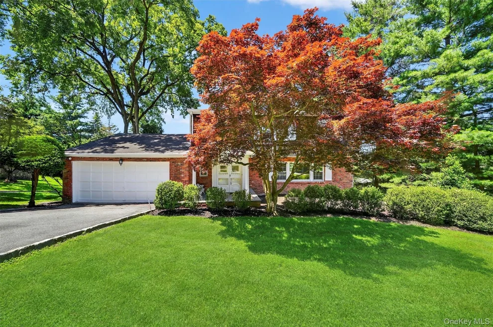 Unit for sale at 5 Powder Horn Way, Greenburgh, NY 10591