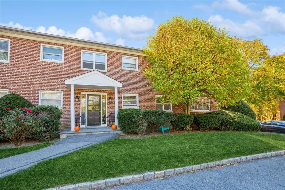 Unit for sale at 332 N State Road, Ossining, NY 10510