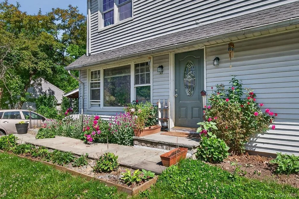 Unit for sale at 27 Tomahawk Drive, Greenburgh, NY 10603