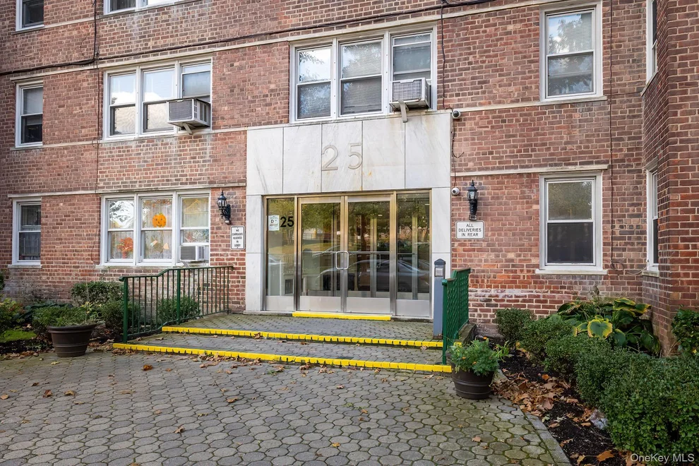 Unit for sale at 25 Knolls Crescent, New York, NY 10463