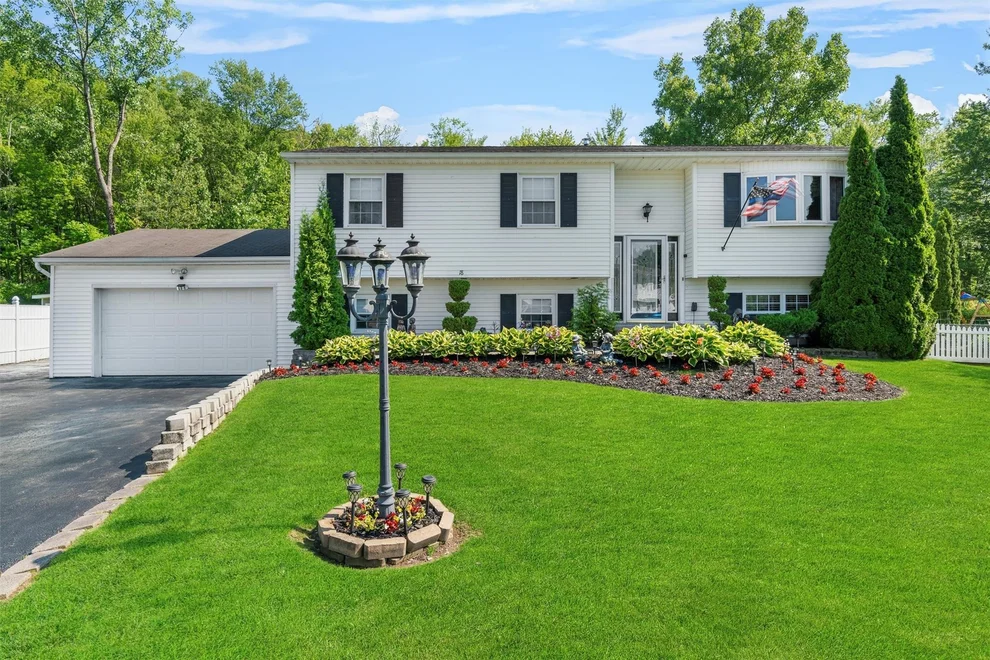 Unit for sale at 18 Grant Drive, Chester Town, NY 10950