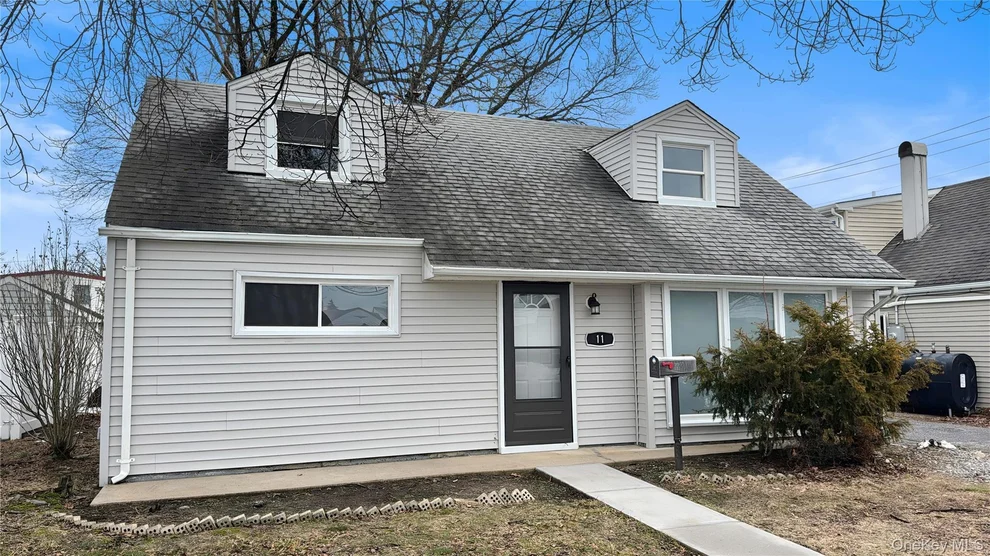Unit for sale at 11 State Street, Hempstead, NY 11580