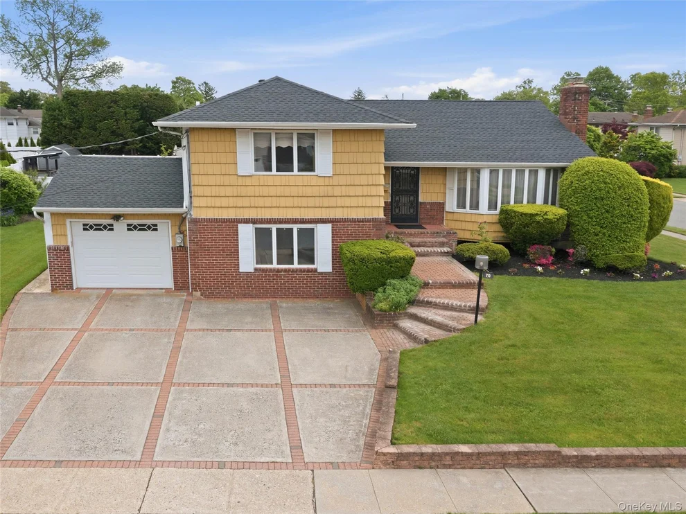 Unit for sale at 70 Polo Road, Oyster Bay, NY 11758