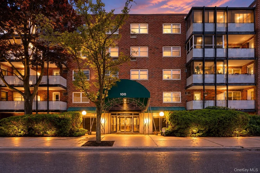 Unit for sale at 100 Lincoln Avenue, North Hempstead, NY 11501