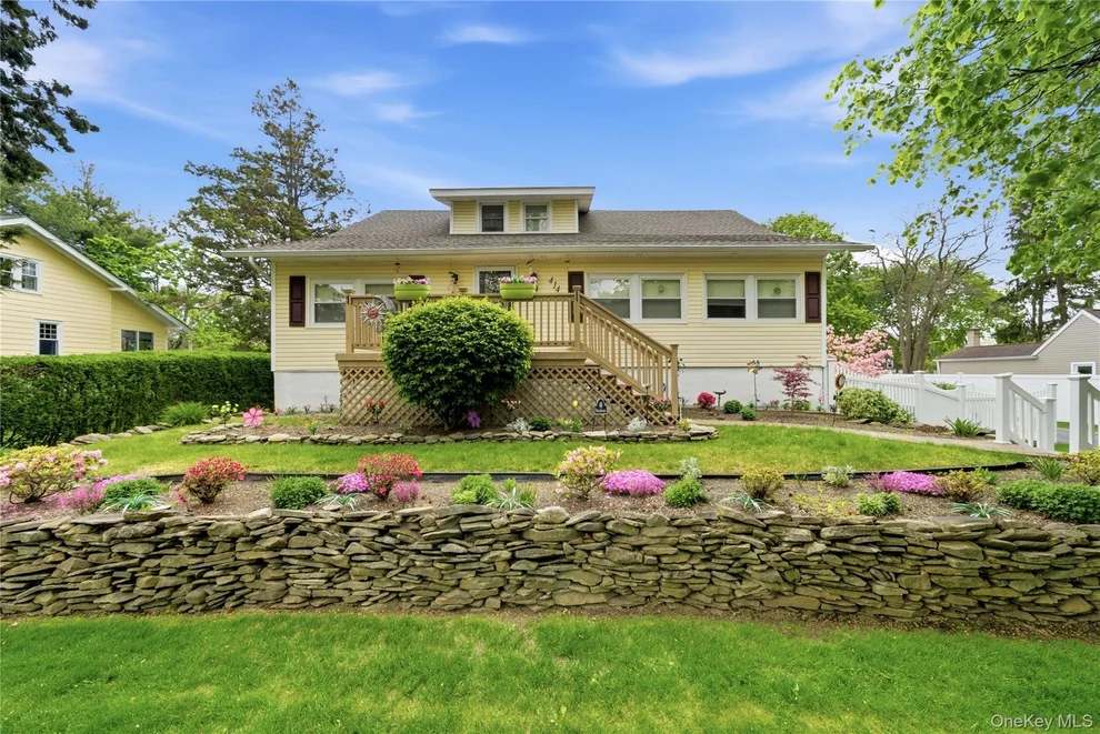 Unit for sale at 414 Potter Boulevard, Islip, NY 11718