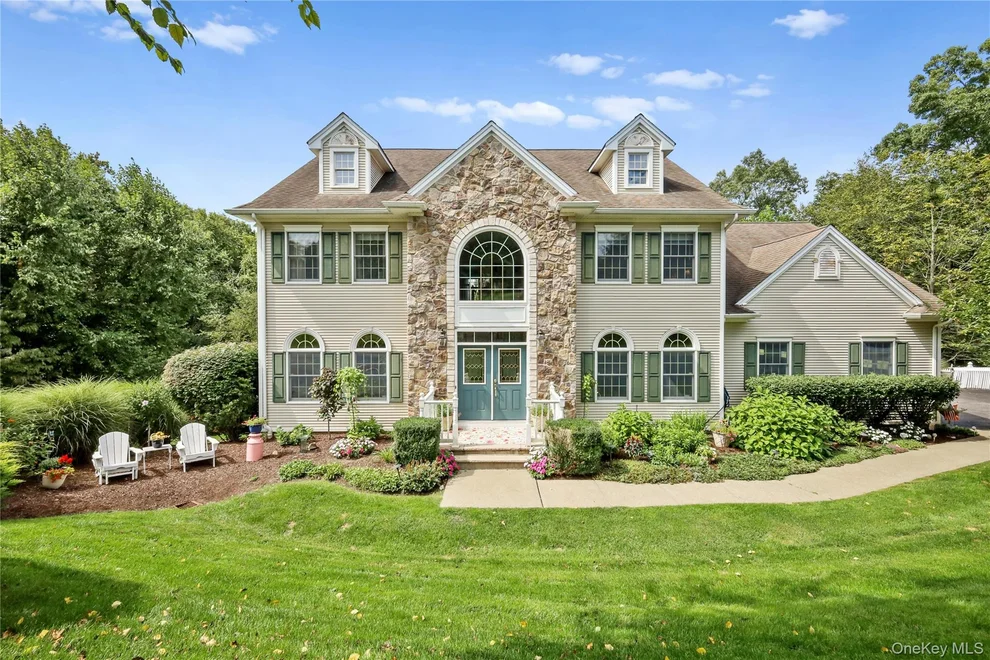Unit for sale at 20 Parkview Circle, Carmel, NY 10512