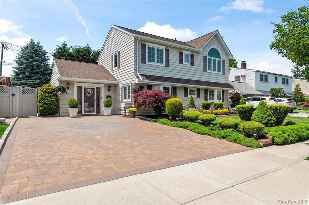 Unit for sale at 105 Sunrise Lane, Hempstead, NY 11756