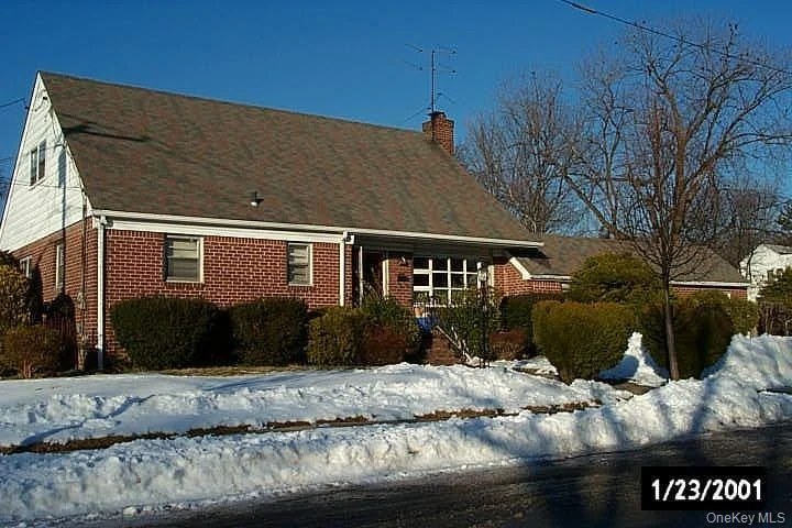 Unit for sale at 16 Frankel Road, Oyster Bay, NY 11758