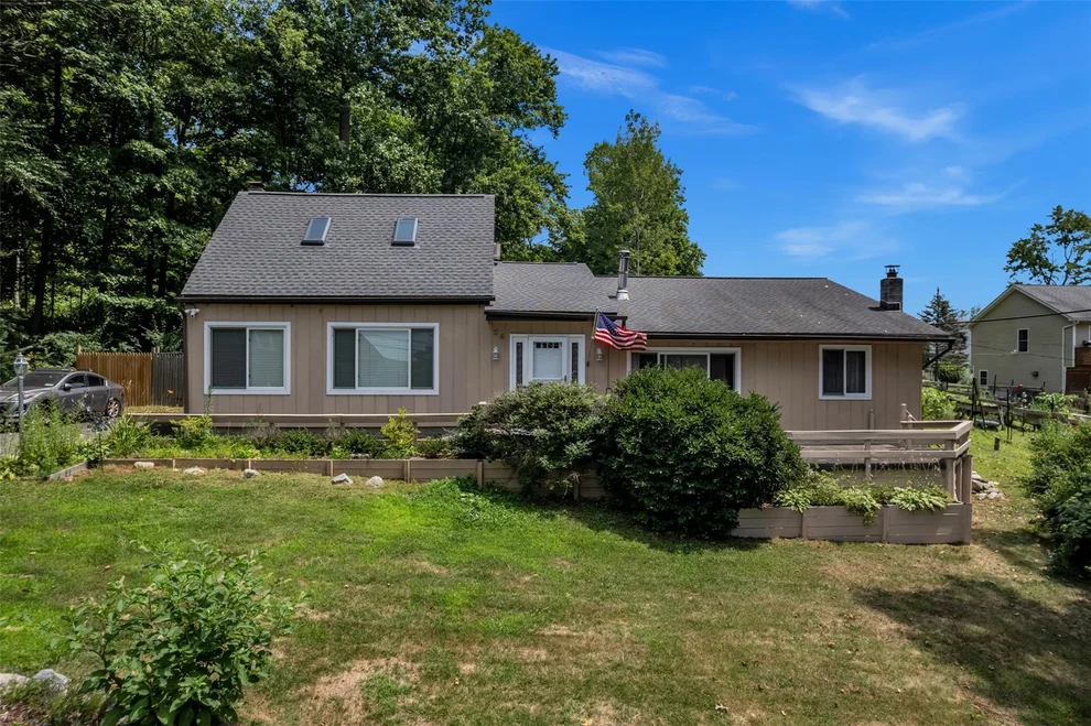 Unit for sale at 34 Hudson View Drive, Putnam Valley, NY 10579