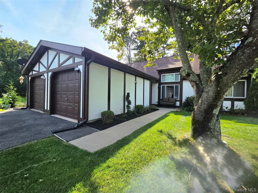 Unit for sale at 133 Fieldstone Court, Brookhaven, NY 11953