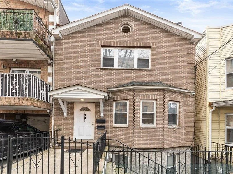 Unit for sale at 1961 Wallace Avenue, New York, NY 10462