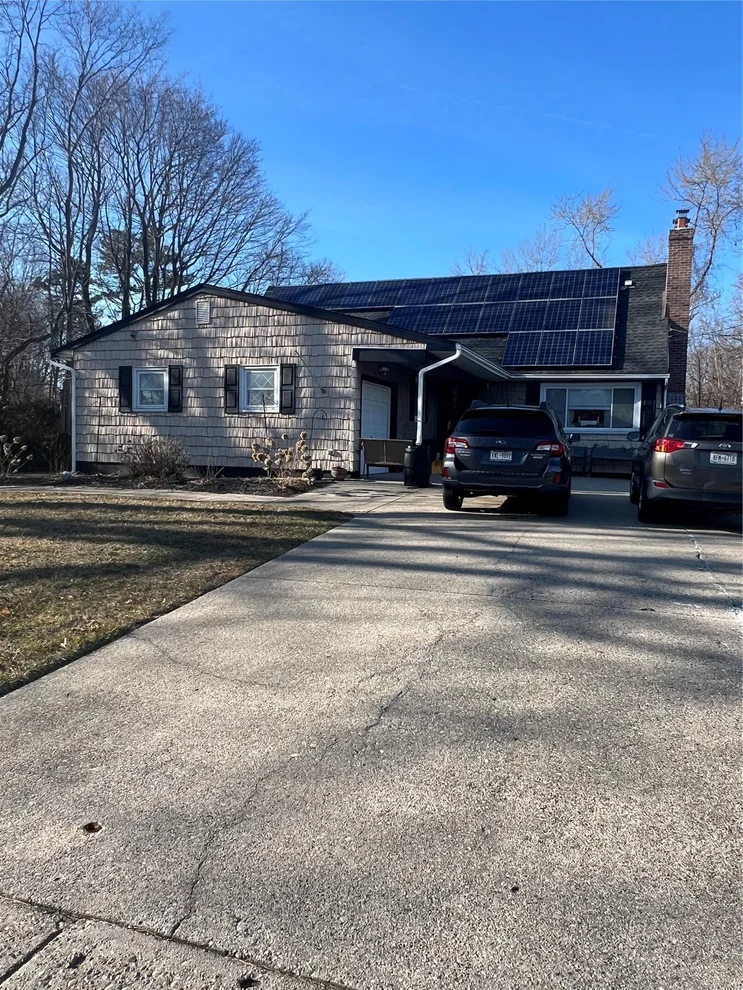 Unit for sale at 2509 Spur Drive N, Islip, NY 11752