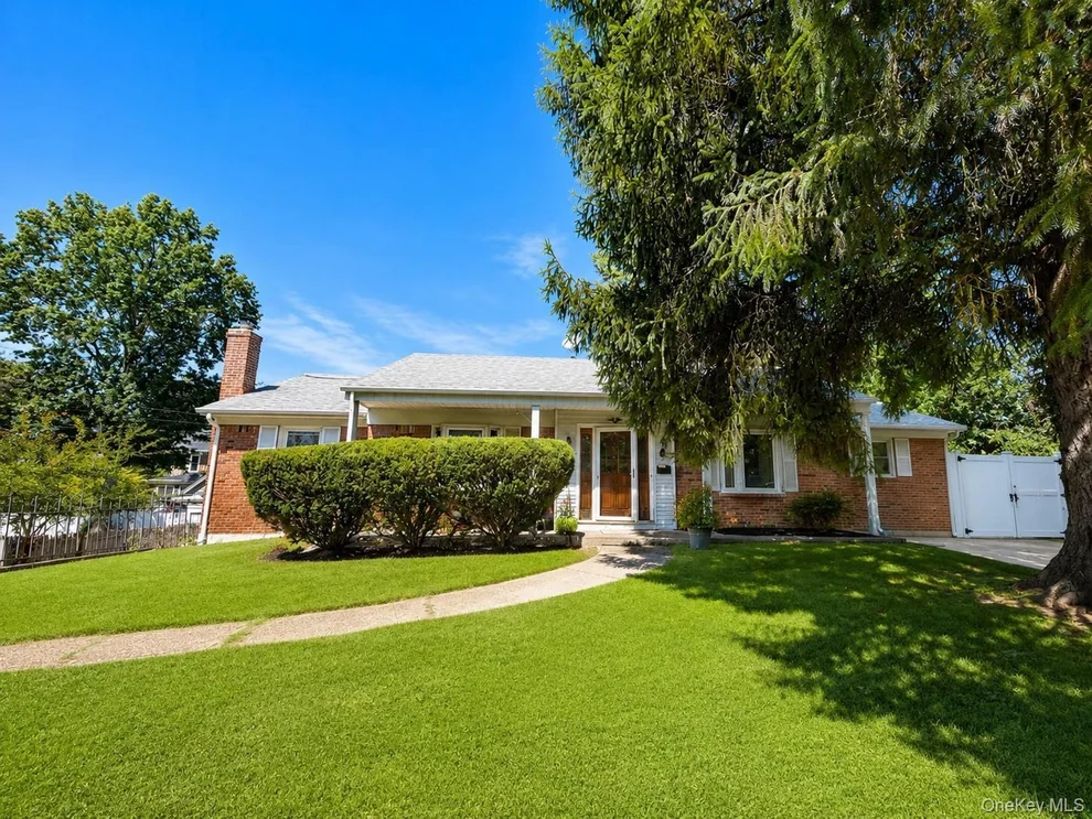 Unit for sale at 19 North Lane, Glen Cove, NY 11542