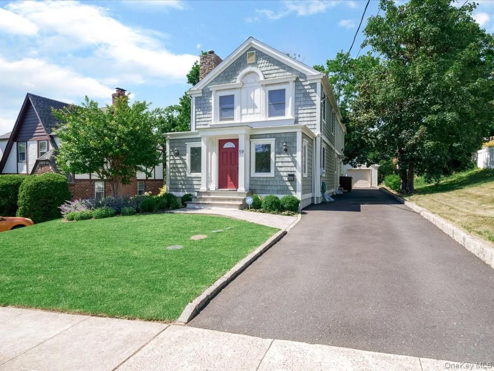 Unit for sale at 59 Franklin Place, North Hempstead, NY 11023