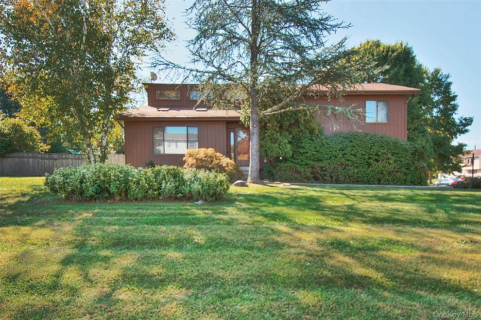 Unit for sale at 35 Guernsey Drive, New Windsor, NY 12553