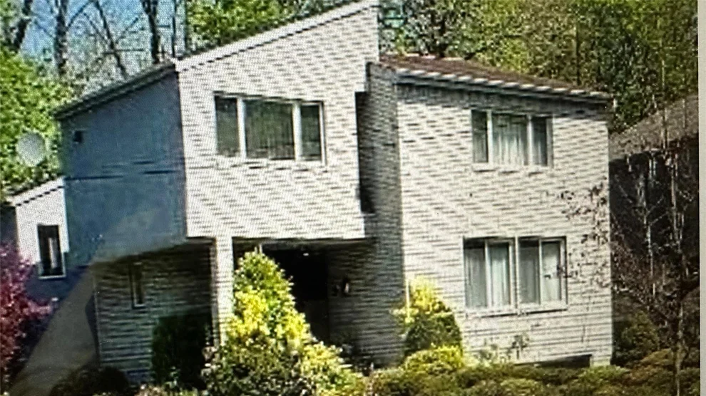 Unit for sale at 17 Wooleys Lane, North Hempstead, NY 11023