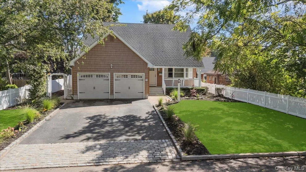 Unit for sale at 94 Carman Place, Babylon, NY 11701