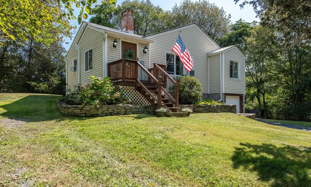 Unit for sale at 15 Knolls Road, Hyde Park, NY 12601