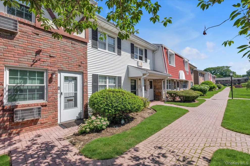 Unit for sale at 25 Springwood Drive, Babylon, NY 11703