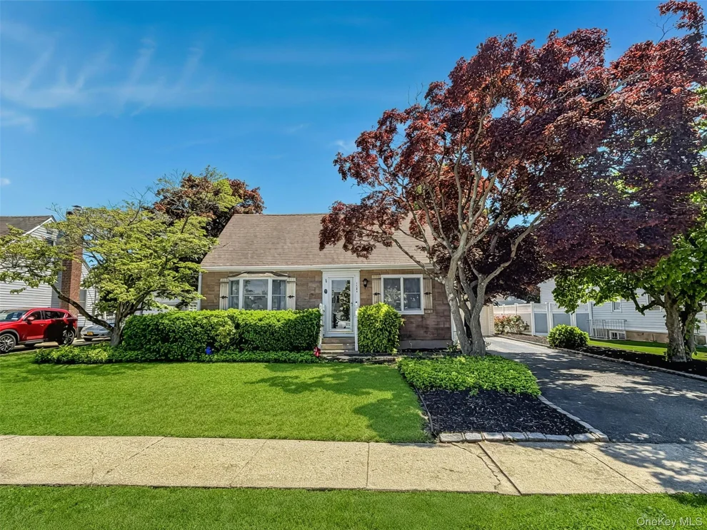 Unit for sale at 3584 Condor Road, Hempstead, NY 11756