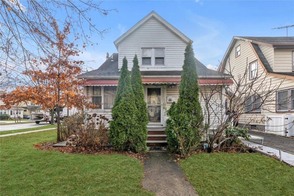 Unit for sale at 222 Lowell Avenue, North Hempstead, NY 11001