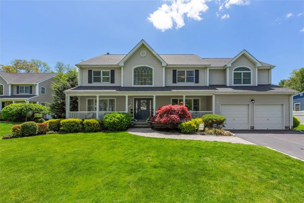 Unit for sale at 3 Angelica Court, Smithtown, NY 11788