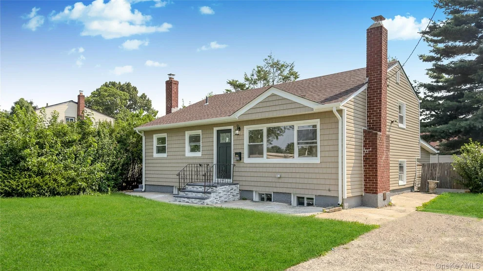 Unit for sale at 162 State Street, North Hempstead, NY 11590