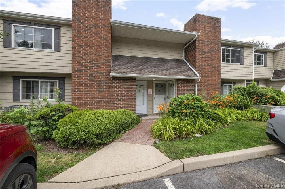 Unit for sale at 190 Lake Pointe Circle, Brookhaven, NY 11953