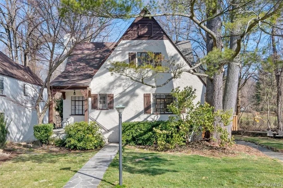 Unit for sale at 504 Chestnut Avenue, Mamaroneck, NY 10543