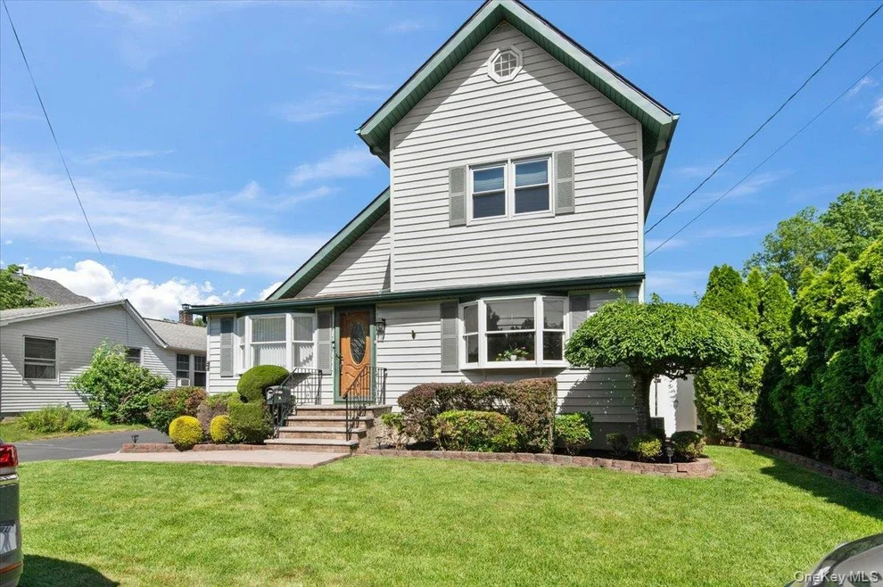Unit for sale at 14 McCord Place, Oyster Bay, NY 11714