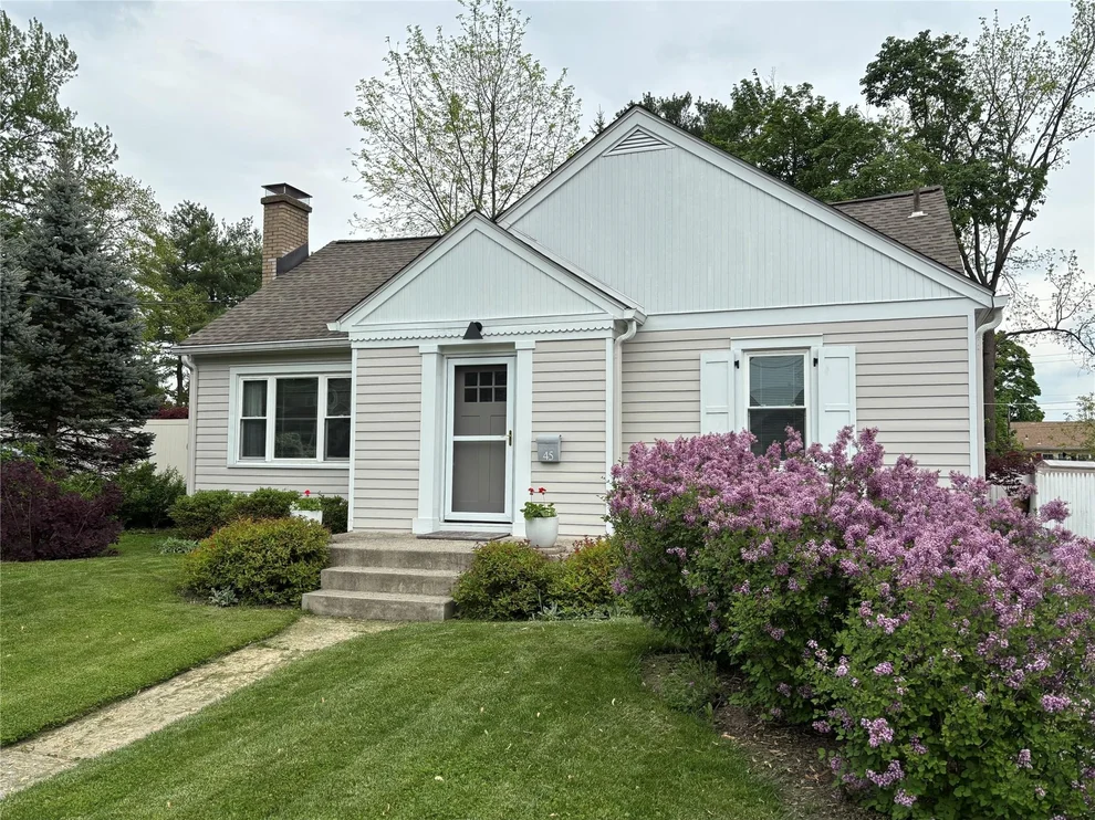 Unit for sale at 45 Oakwood Boulevard, Poughkeepsie, NY 12603