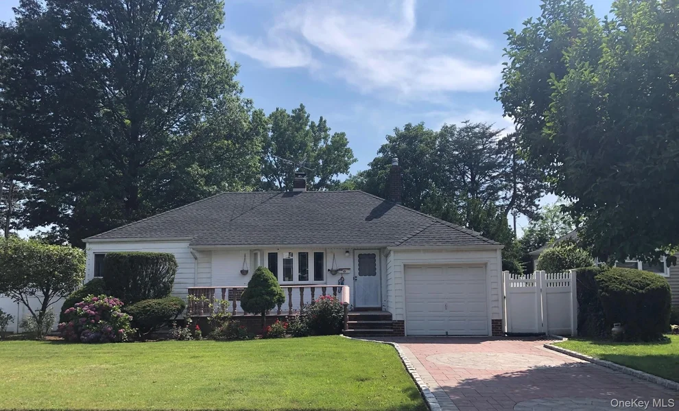 Unit for sale at 69 Soundview Road, North Hempstead, NY 11020