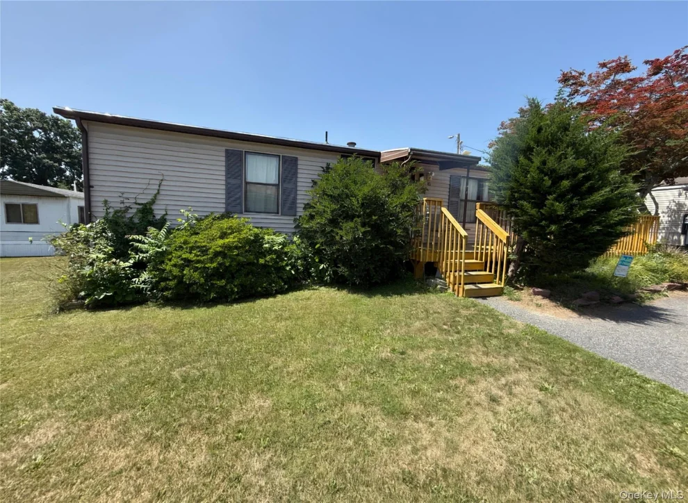 Unit for sale at 18 Square Hill Road, New Windsor, NY 12553