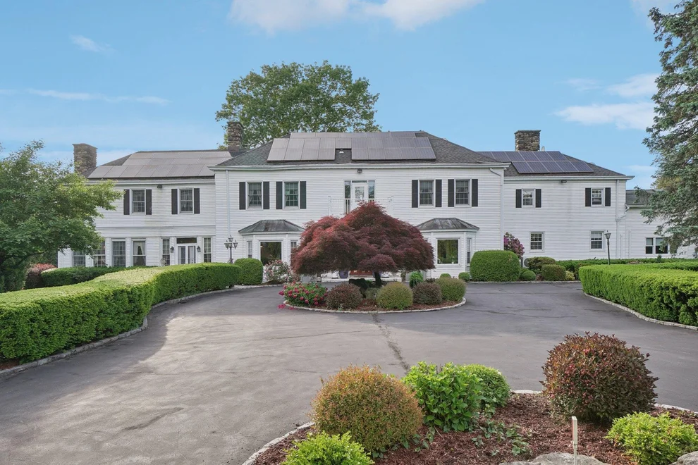 Unit for sale at 75 Kenilworth Road, Harrison, NY 10580