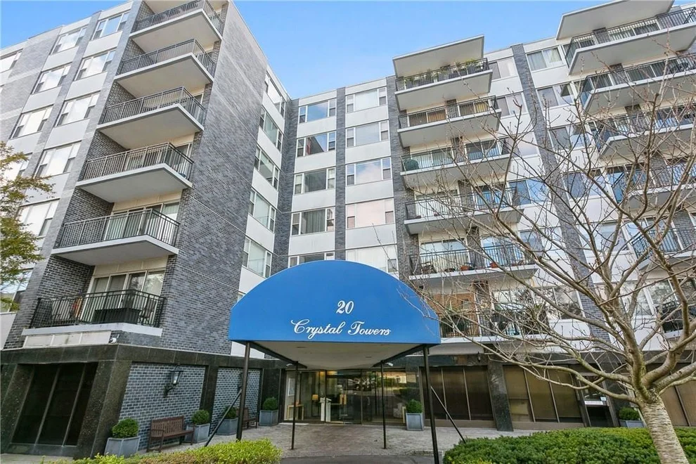 Unit for sale at 20 OLD MAMARONECK Rd, White Plains, NY 10605