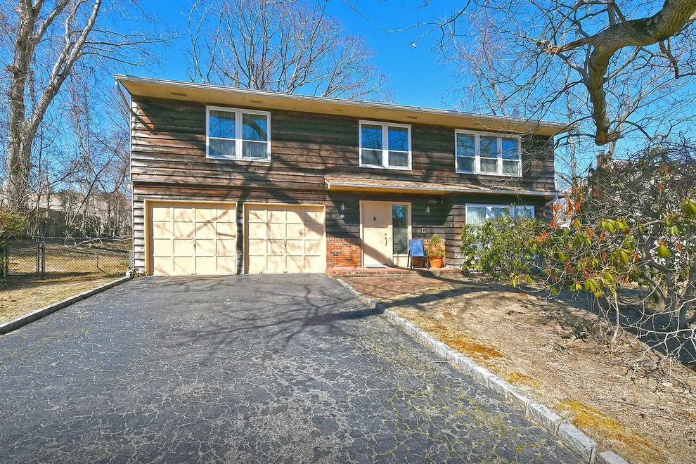 Unit for sale at 46 Apple Tree Drive, Smithtown, NY 11788