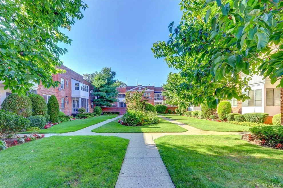 Unit for sale at 285 Central Avenue, Hempstead, NY 11559