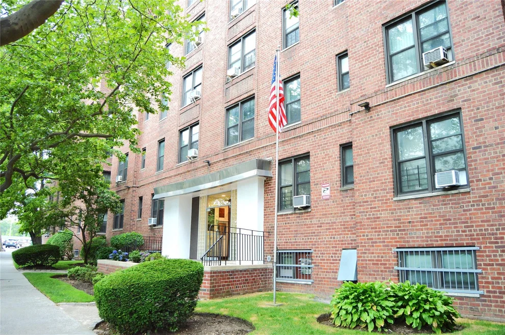Unit for sale at 84-31 Van Wyck Expressway, New York, NY 11435