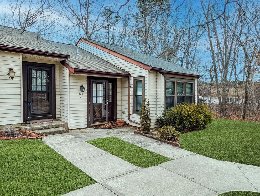 Unit for sale at 425 Bridgewater Drive, Brookhaven, NY 11961