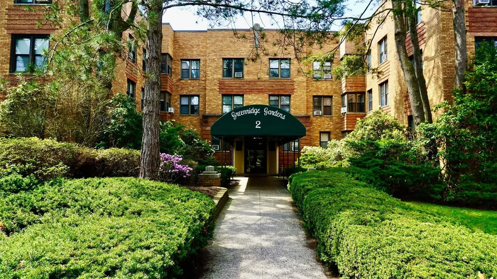 Unit for sale at 2 Greenridge Avenue, White Plains, NY 10605