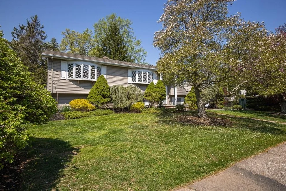Unit for sale at 6 Heather Lane, Orangetown, NY 10962