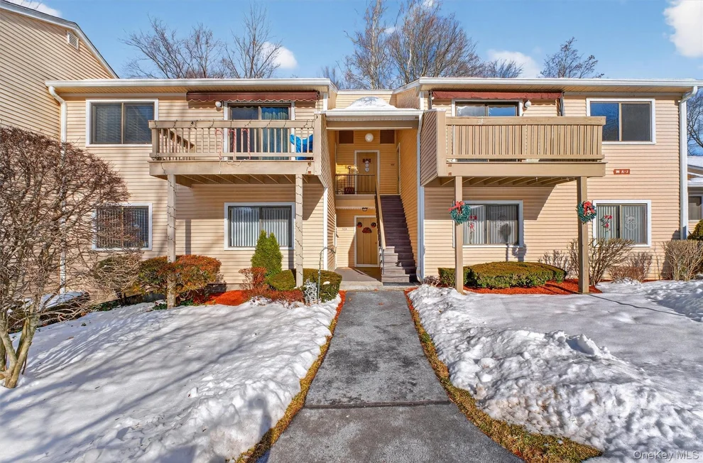 Unit for sale at 96 Molly Pitcher Lane, Yorktown, NY 10598