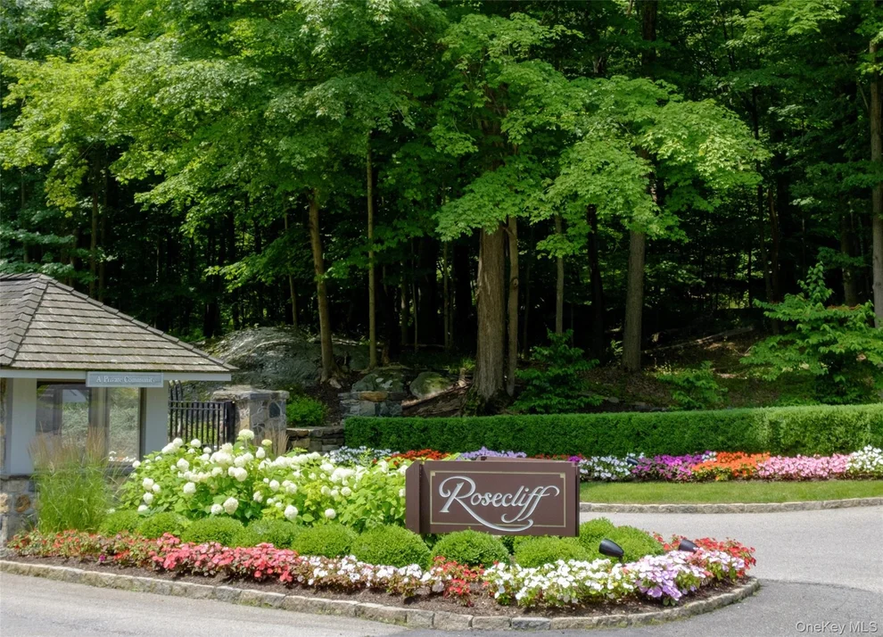 Unit for sale at 8 Justine Court, Ossining, NY 10510