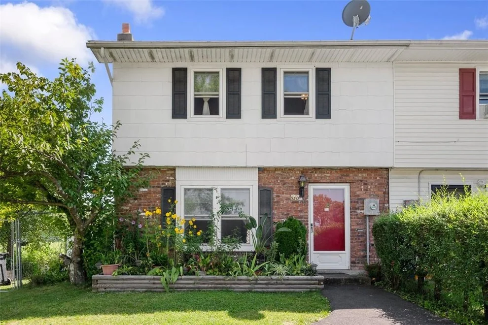Unit for sale at 38 Black Stallion Court, Wallkill, NY 10940